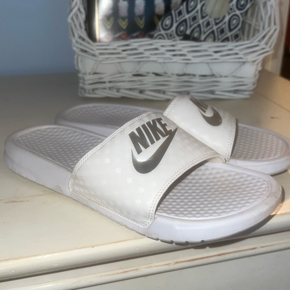 Nike | White Slides